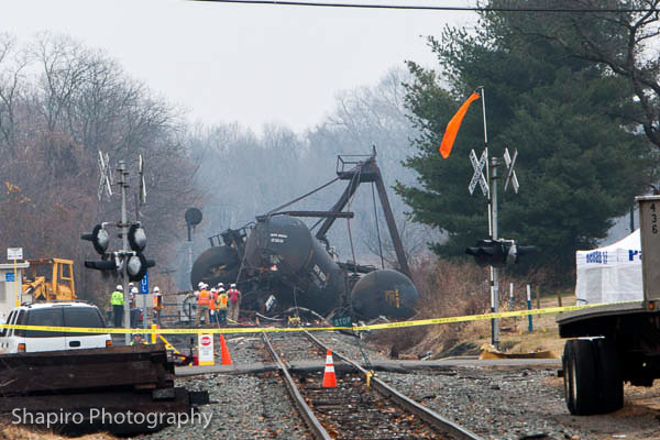 bridge collapse and train derailment with hazardous chemicals in Paulsboro NJ 